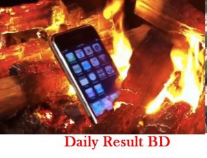 শিক্ষার্থীদের পাঁচশ’ মোবাইল ফোন ভেঙে ফেলল কর্তৃপক্ষ